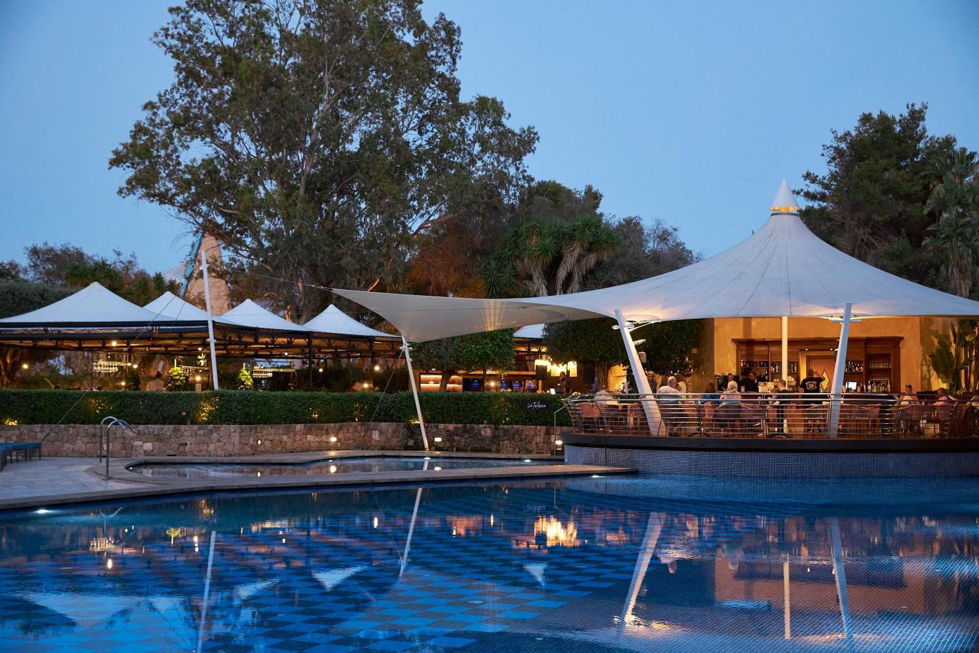 Insotel Fenicia Prestige Suites & Spa Santa Eularia des Riu Exterior photo