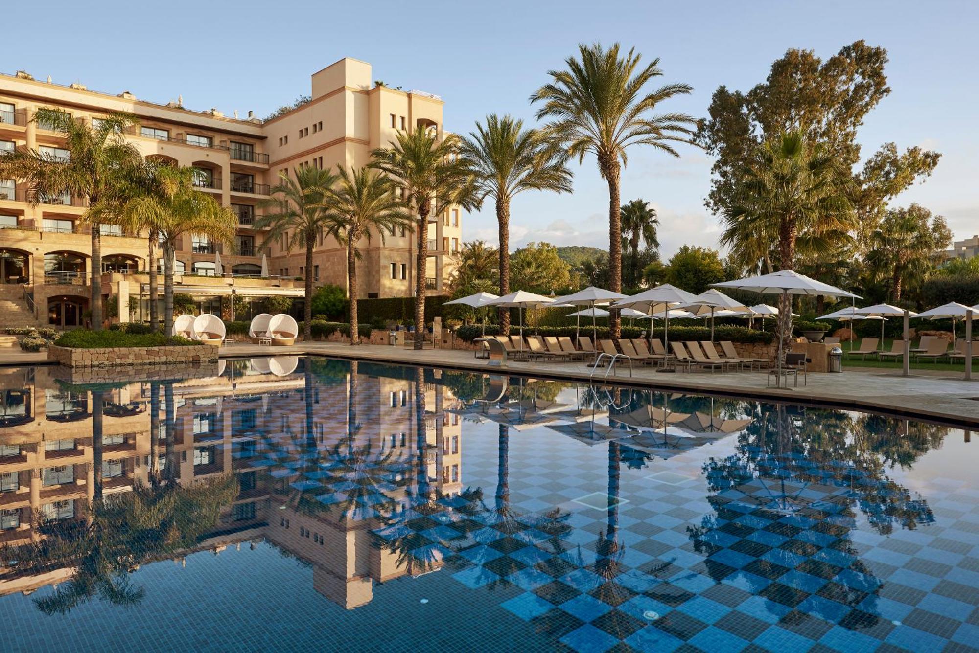 Insotel Fenicia Prestige Suites & Spa Santa Eularia des Riu Exterior photo
